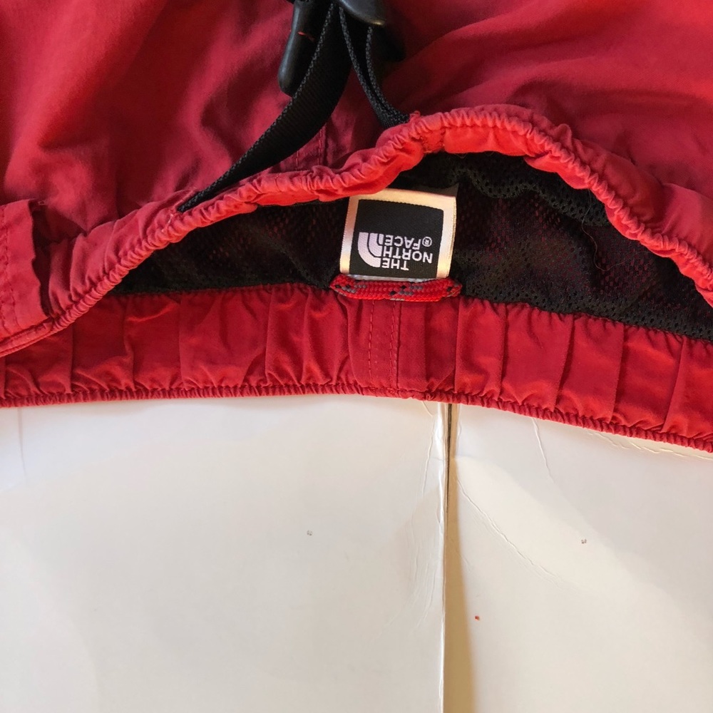 The north face red nylon fishing shorts - Picture 3 of 7